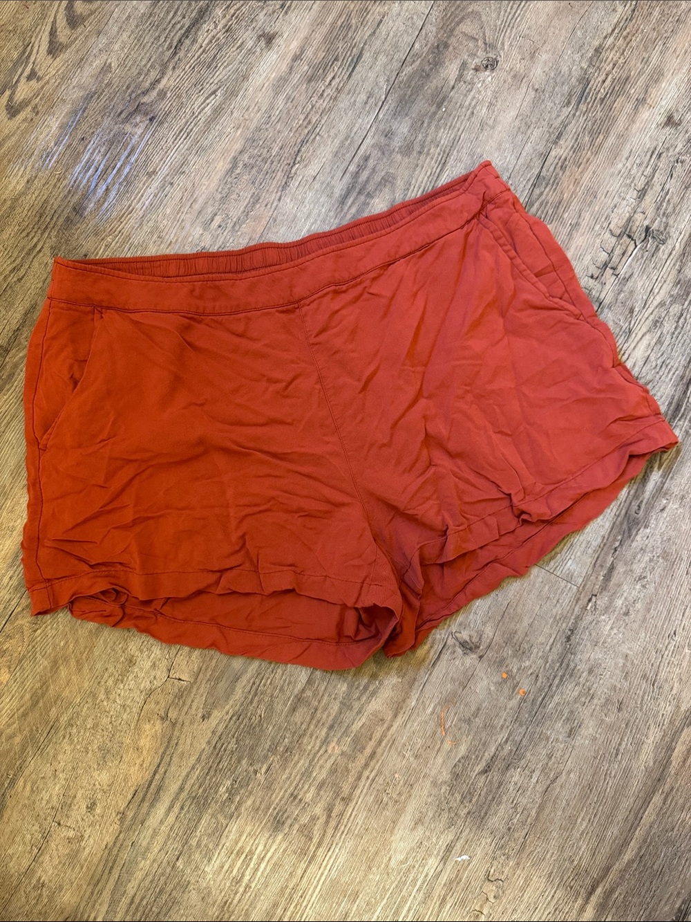 Old Navy Rust Orange Women's Athletic Ruffle Hem Shorts